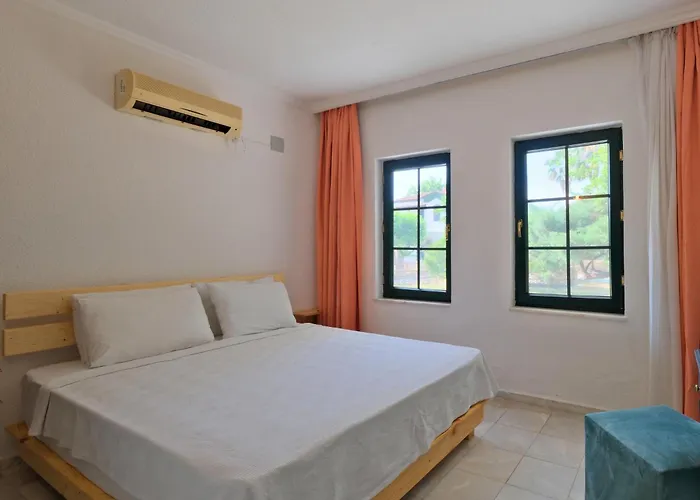 Club Mel Hotel 3*