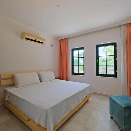 Club Mel Szálloda *