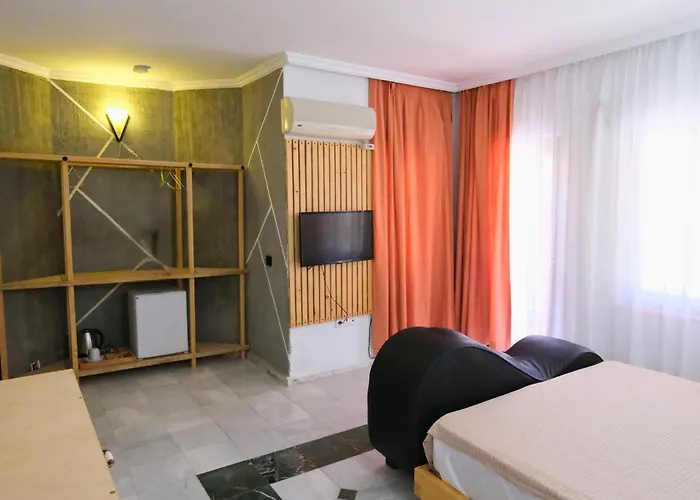Club Mel Hotel